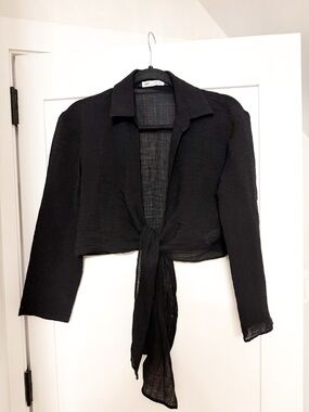 Zara front-tie Black Sheer cropped blouse collared V-neck Textured Sz Small
